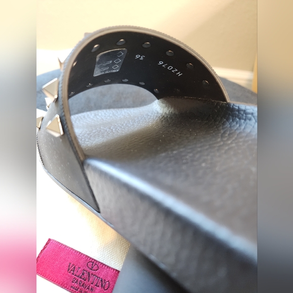 Valentino Garavani Rockstud sandal with box and dust bag, size 36 (US 6) - Picture 13 of 16